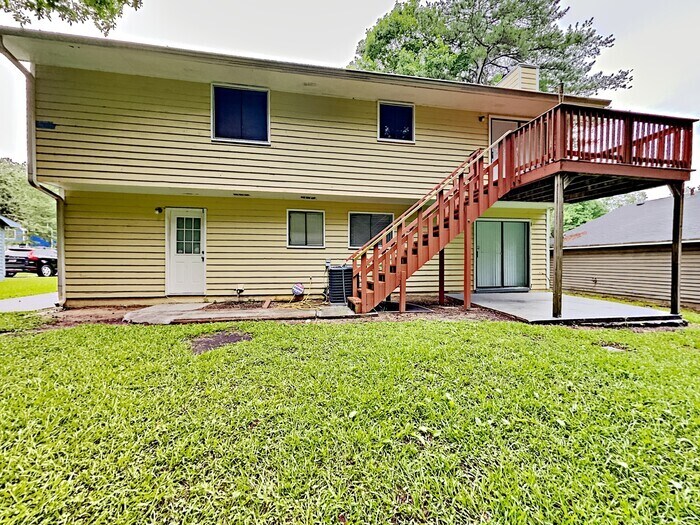 Building Photo - 8401 Beechwood Trce