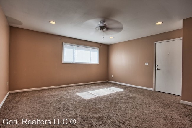 Building Photo - 1514 Schiller Ave
