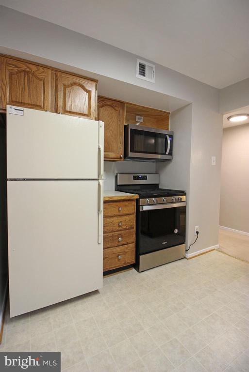 Building Photo - 1662 Parkcrest Cir