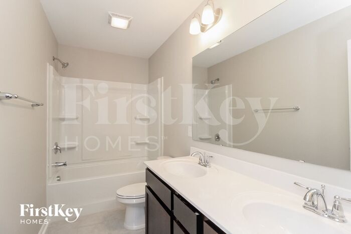 Building Photo - 4121 Medina Ct
