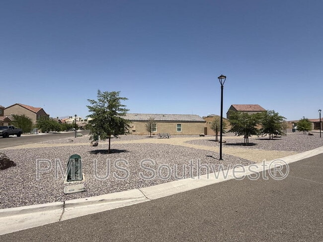 Building Photo - 2411 Village Dr