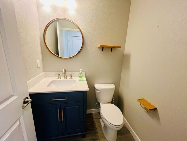 Building Photo - Vibrant 3 BED + 2.5 BA Milpitas Townhouse. Stainless Steel Appliances. Great Location.