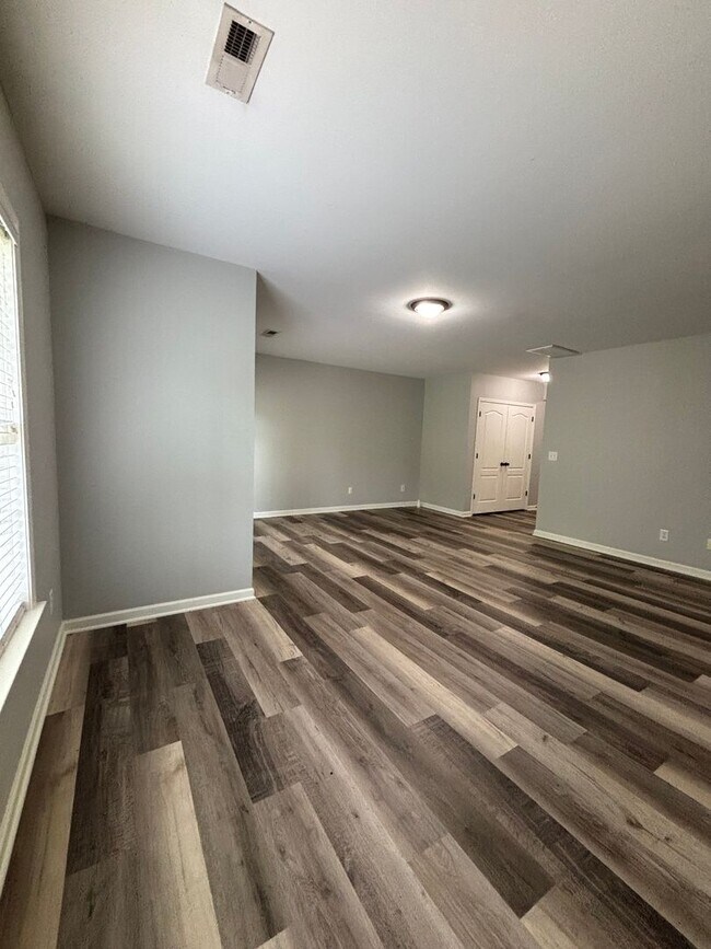 Building Photo - Charming Townhome in Clemmons