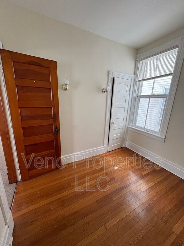 Building Photo - 109 Third Street