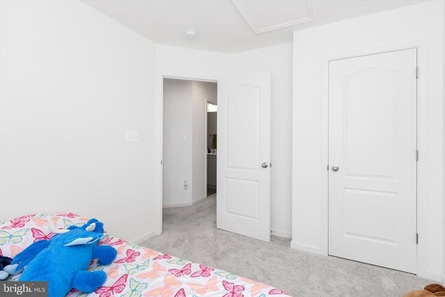 Building Photo - 18 Needle Ct