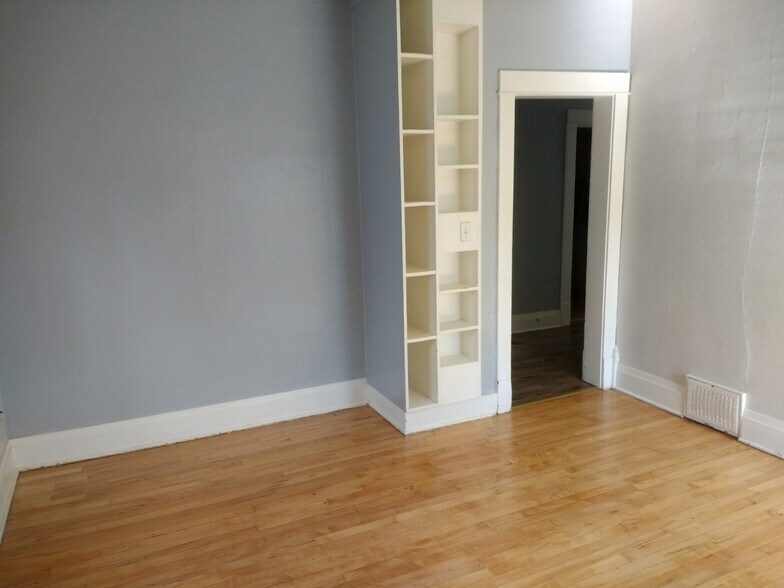 Building Photo - 320 Platt St