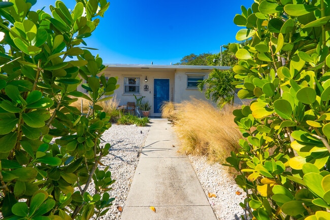 Building Photo - 2401 Avenue Q