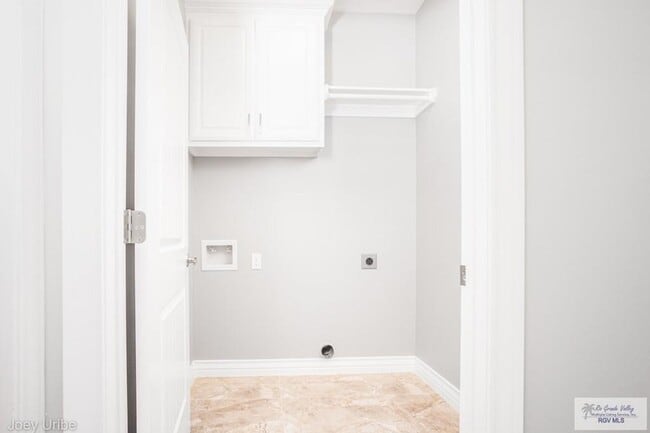 Building Photo - 1434 White Oak Dr