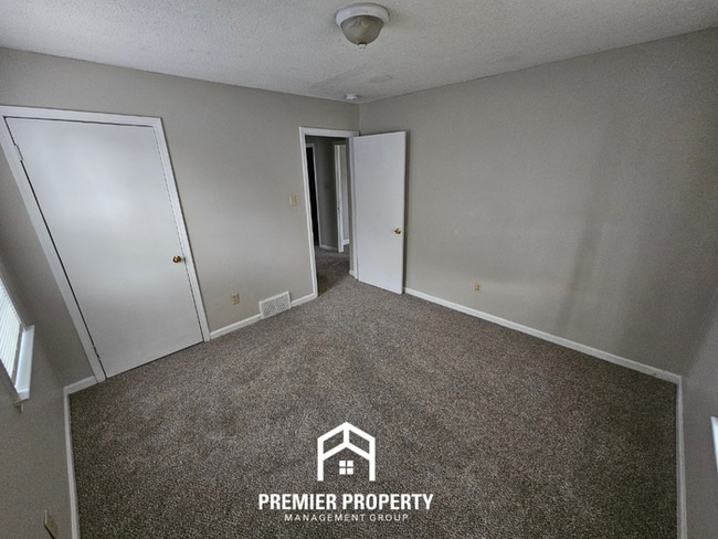 Building Photo - 4059 Friendly Way