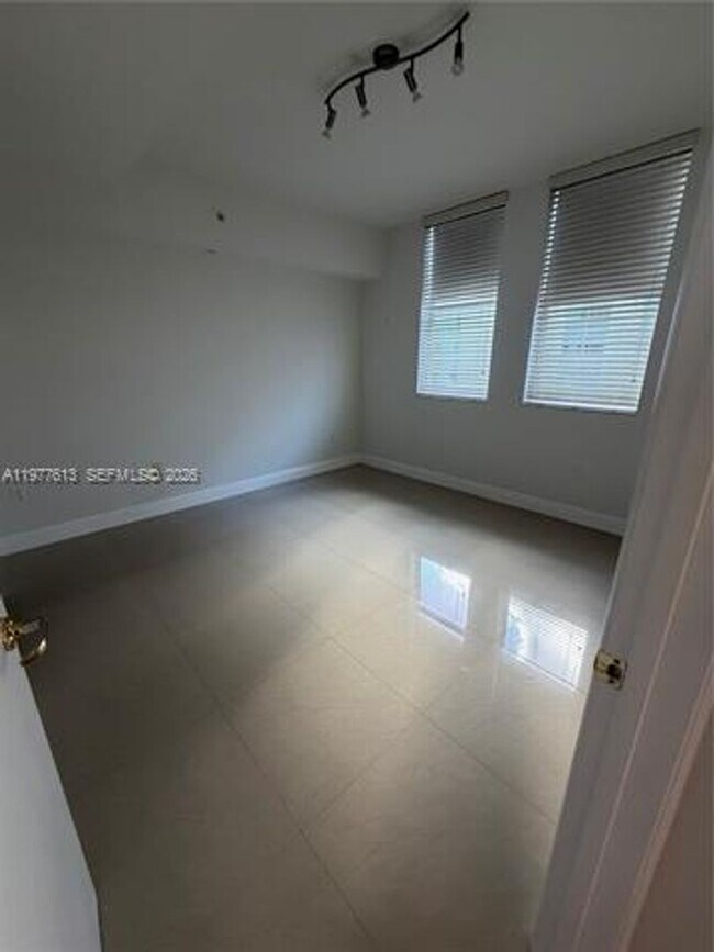 Building Photo - 4100 Salzedo St