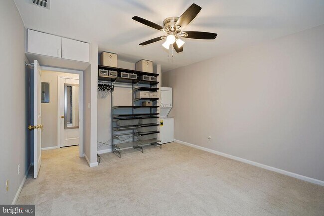 Building Photo - 5907 Kingsford Rd