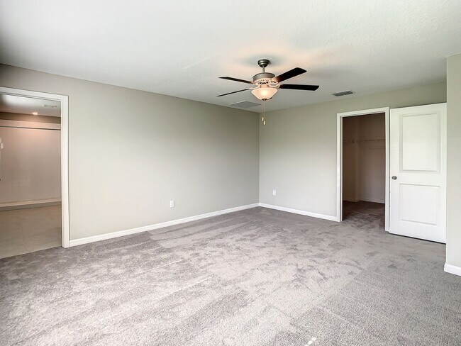 Building Photo - Beautiful 4 bedroom 2.5 bathroom Single Family House! Like new!