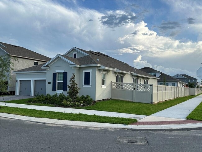Building Photo - 15161 Lake Bessie Loop