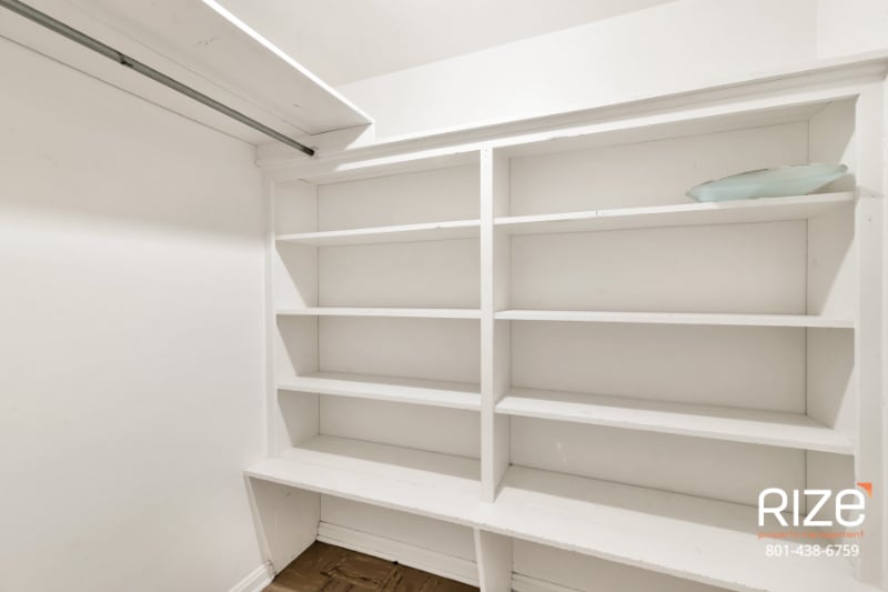 Building Photo - 521 28th St