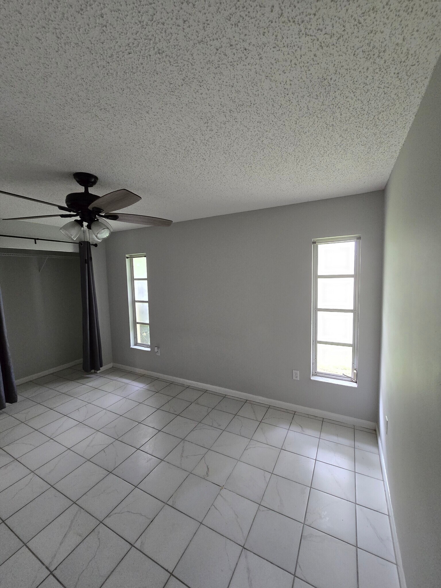 Building Photo - 843 Cambridge Ct