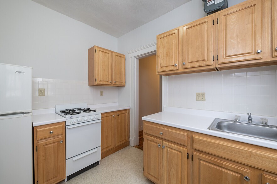 Building Photo - 49 Worthington St