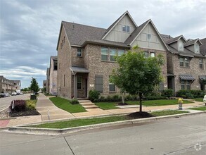 Building Photo - 341 Blackthorne Dr