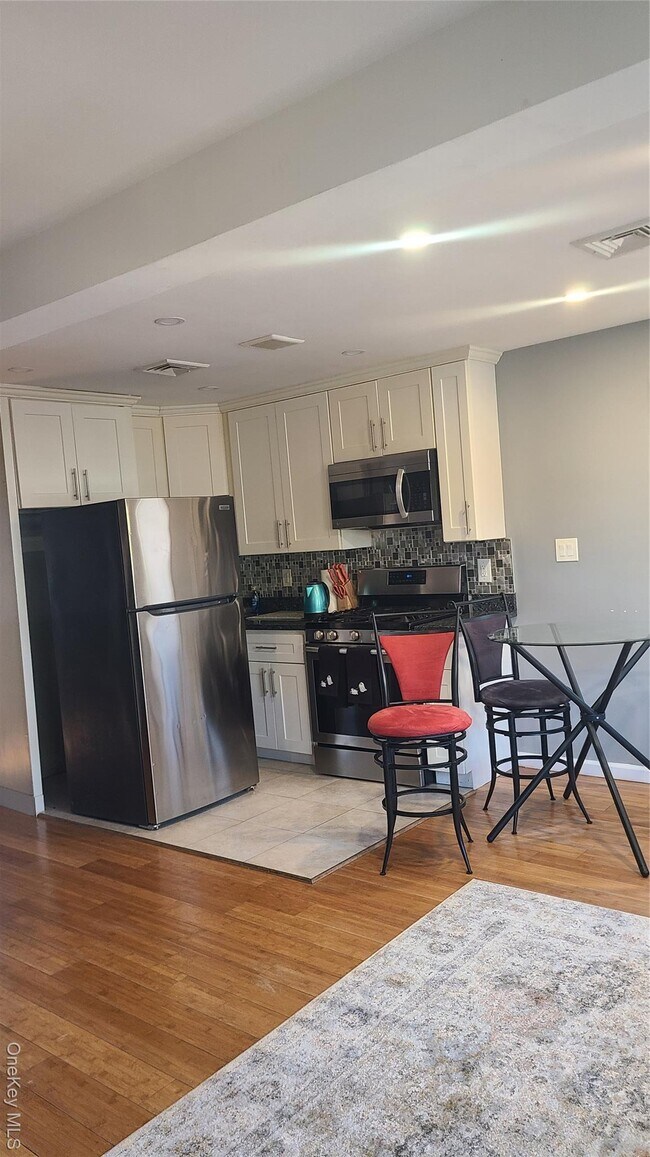 Building Photo - 210-38 Nashville Blvd