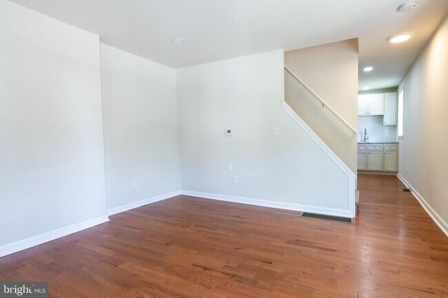 Primary Photo - 102 Brookfield Terrace