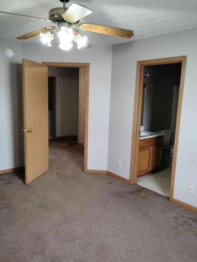Building Photo - 3396 Edison Dr