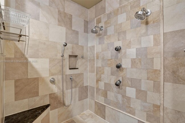 Building Photo - 4907 Holly Dr