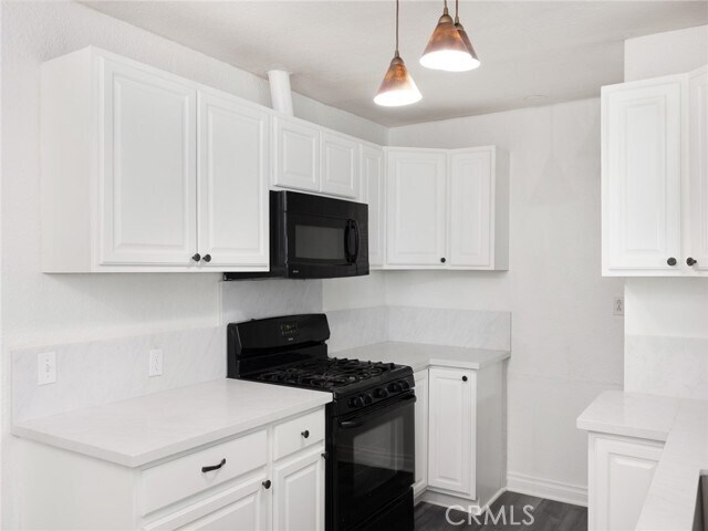 Building Photo - 5020 Topanga Canyon Blvd