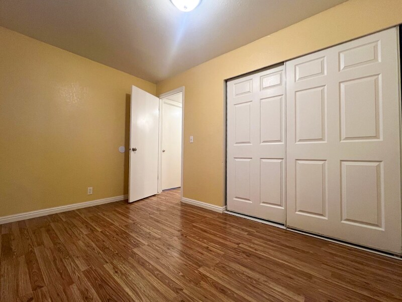 Building Photo - 768 N Redwood Rd