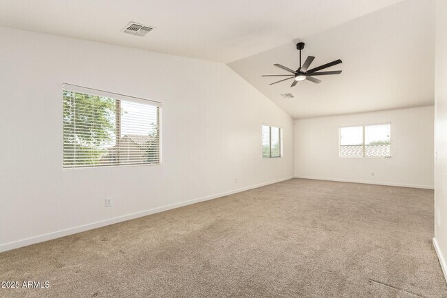 Building Photo - 479 E Dragon Springs Dr