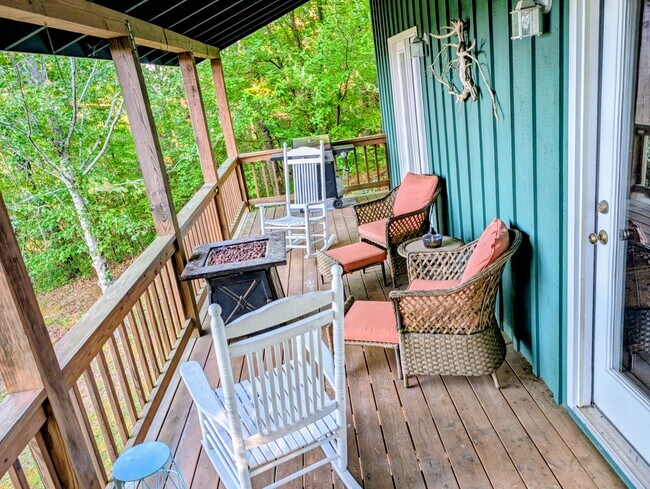 Building Photo - 54 Teaberry Ln