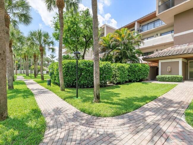 Building Photo - 9001 SW 94th St