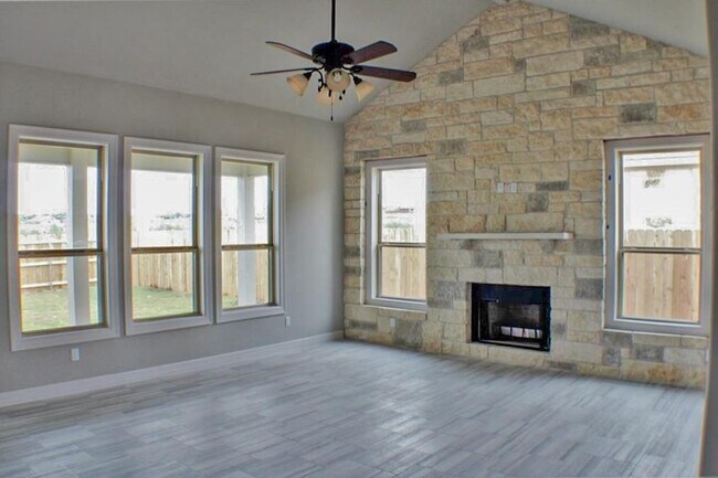 Building Photo - 336 Jake Dr