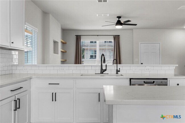 Building Photo - 209 Villars Dr
