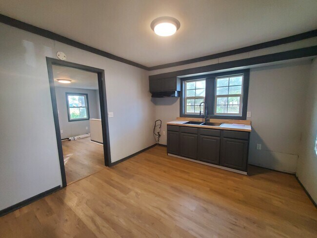 Building Photo - 2646 Reynolds St