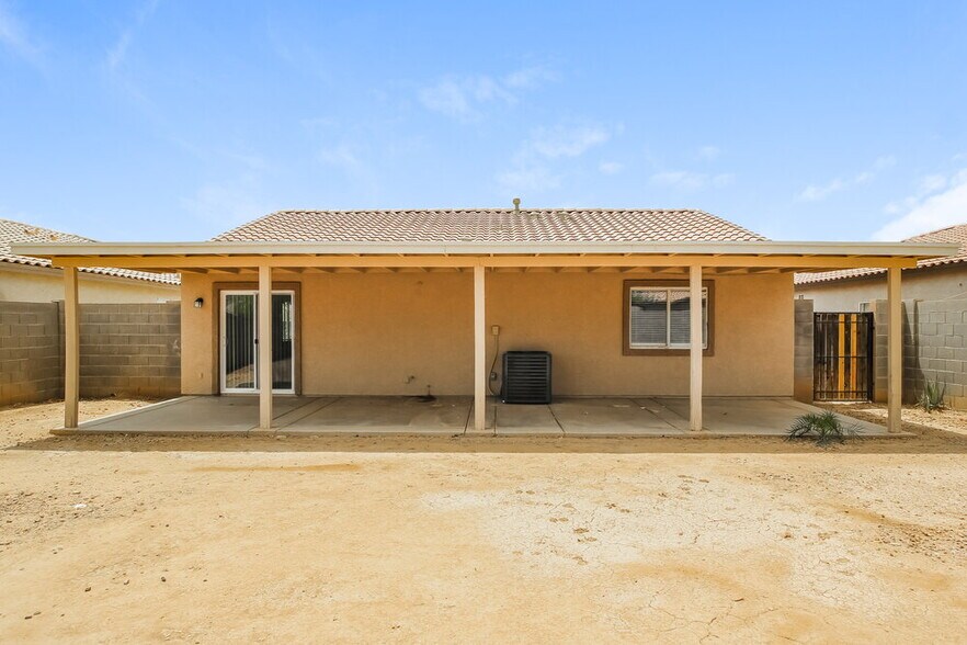 Building Photo - 7120 W Whyman Ave