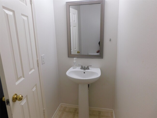 Building Photo - 19130 Yaupon Ranch Dr