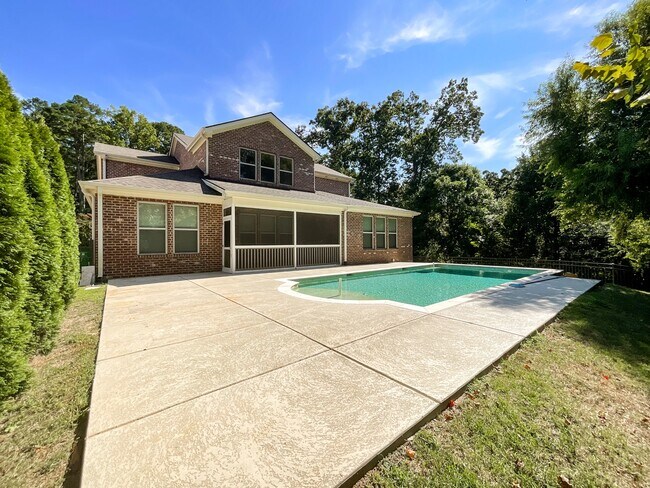 Building Photo - 214 Smithfield Dr