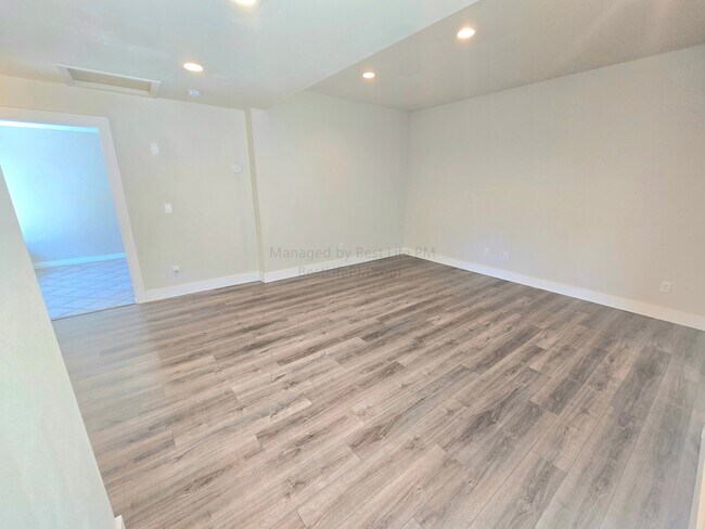 Building Photo - 114 SE 218th Ave