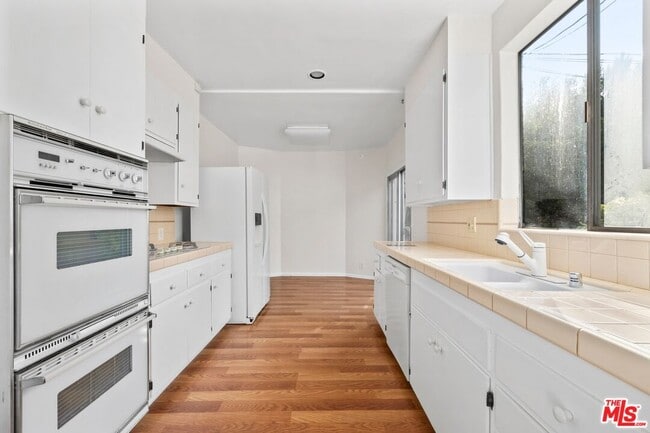 Building Photo - 2941 Motor Ave