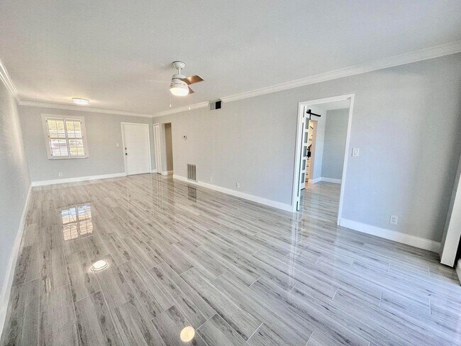 Building Photo - 312 Northlake Dr