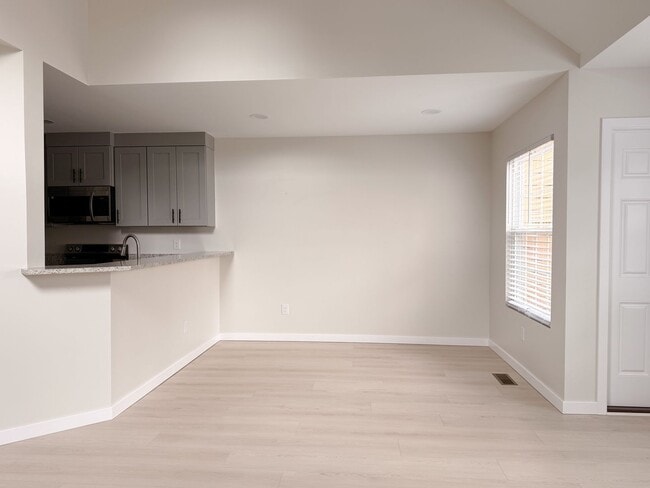 Building Photo - 229 Cothran Rd