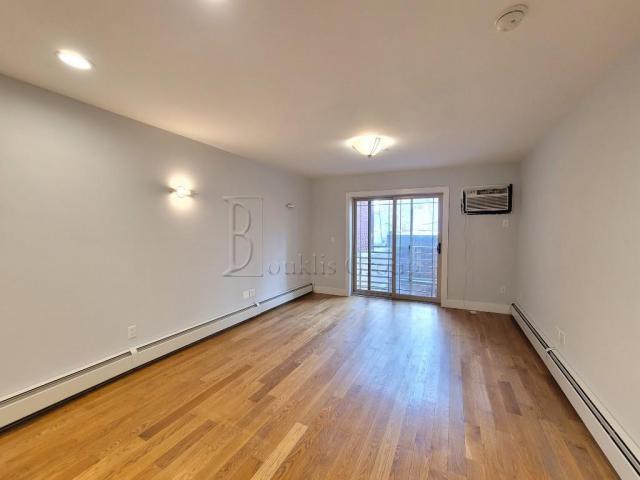 Building Photo - 1 bedroom in ASTORIA NY 11103