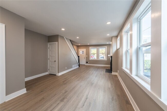 Building Photo - 531 N Euclid Ave