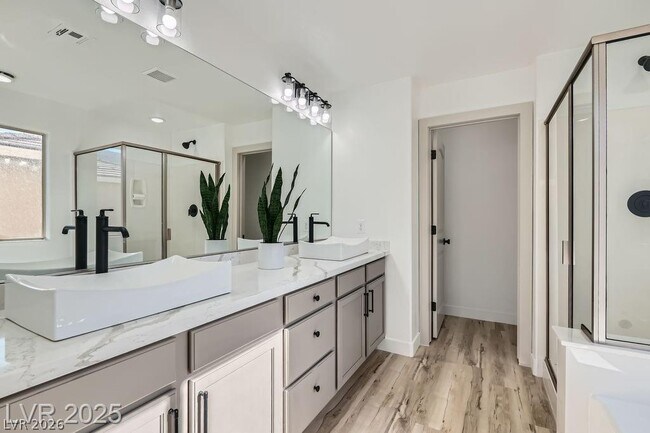 Building Photo - 5873 Skyfall Ct
