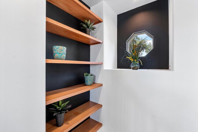 Building Photo - 2484 SE 12th St