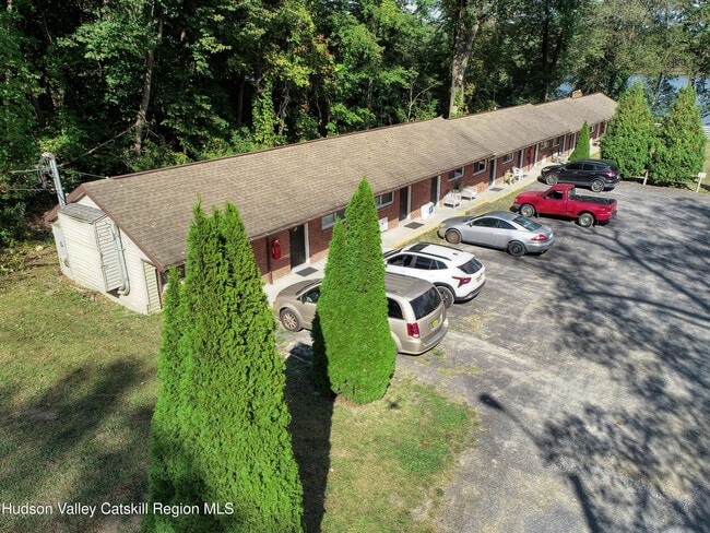 Building Photo - 669 Broadway