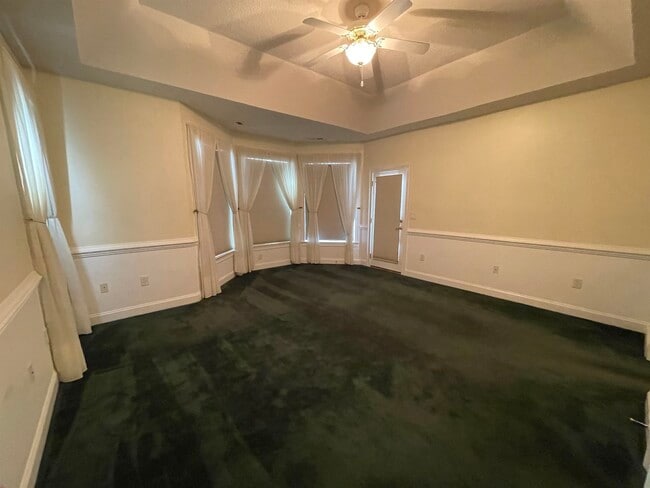 Building Photo - 530 Winterberry Ln