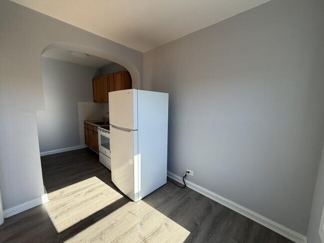 Building Photo - 0 bedroom in Chicago IL 60626