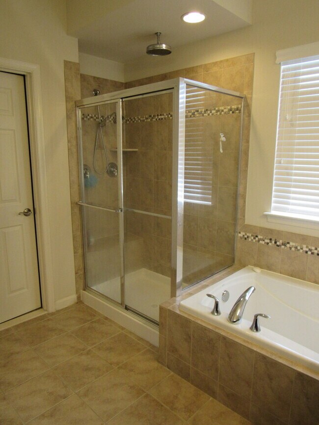 Building Photo - Pet Friendly 2 Story with Basement and 2 C...