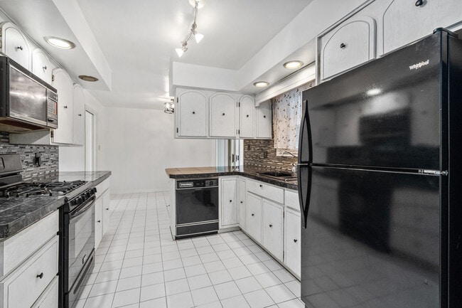 Building Photo - 12305 Derby Ln