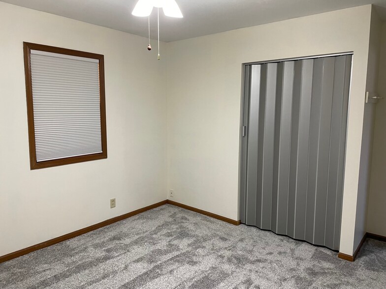 Building Photo - 2200 N 68th St